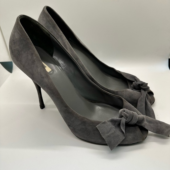 Miu Miu Grey Suede Peep Tow Bow Stiletto‎ Heels size 10.5 (40.5) EUC! 😍 - Picture 11 of 14